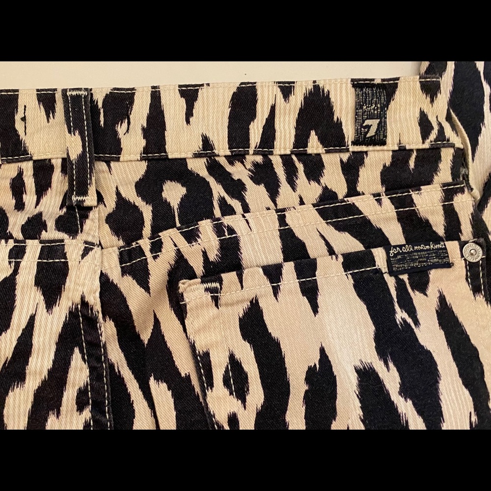 7 For All Mankind Animal Print Skinny Jean - Picture 7 of 8
